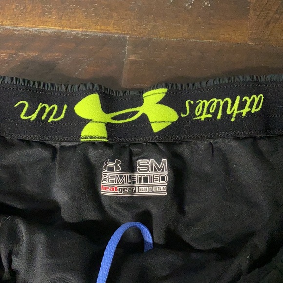 Under Armour running shorts - Picture 3 of 4